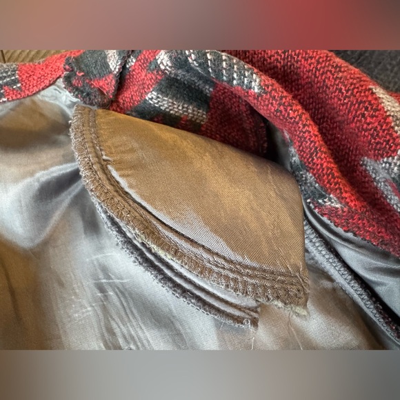 DANIELLE B - Vintage Red/Black/Gray Patterned Blazer Women’s Size Medium - Picture 16 of 16